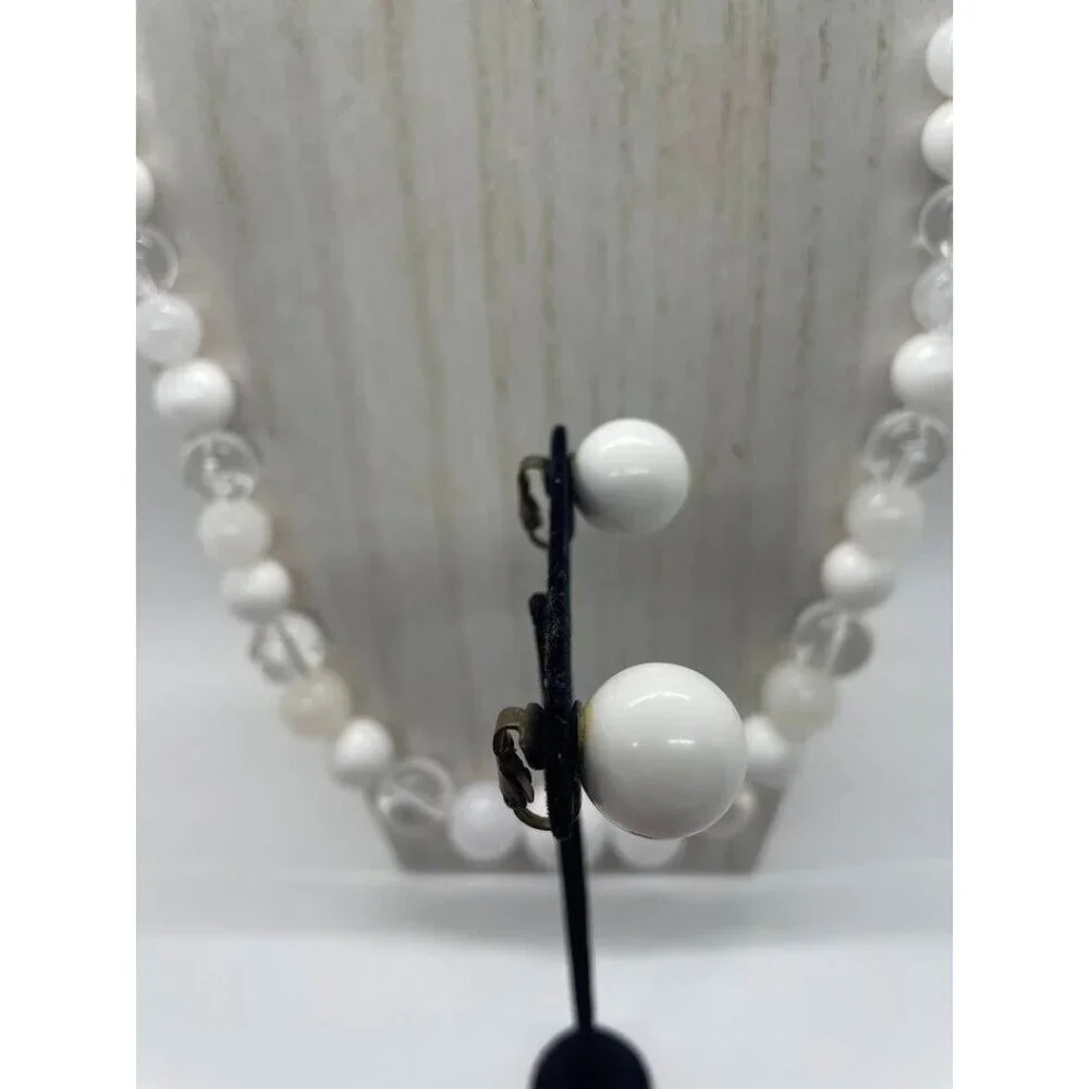 Vintage Plastic Graduated Beads Opaque White Clear 29